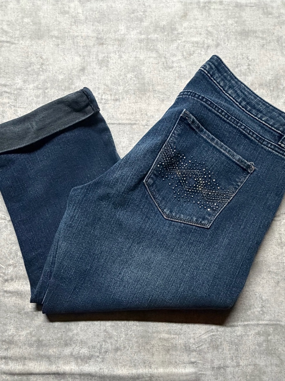 Apt. 9 Distressed Capri Jeans Women's 8 Blue Dark Wash Stretch Low-Rise